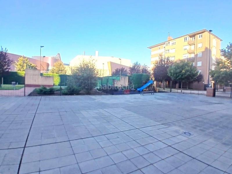 Foto f25df688-dc59-46ec-8eca-e0d201965aed. Pis a calle pablo de azcarate y florez 1 a El Soto León