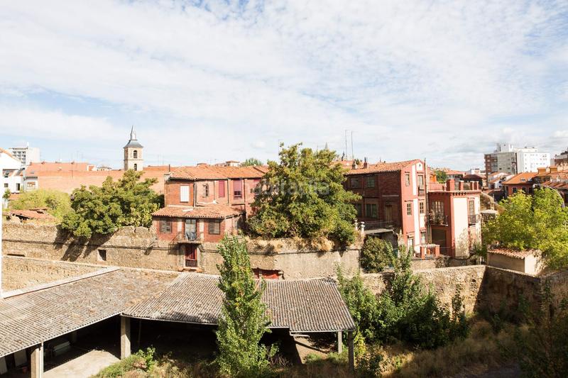 Foto 53a68444-bc4c-470d-86fc-6dd77da4d3c9. Etagenwohnung mit heizung in Casco Antiguo León