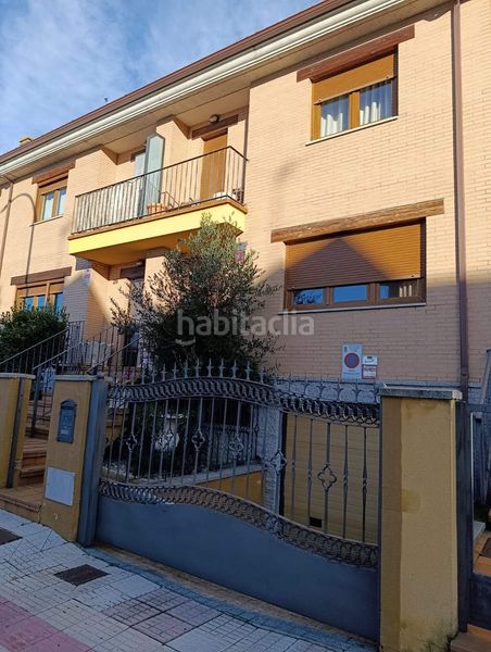 Foto 601cf5d1-f29e-4a4c-87ae-95b57327cf49. Casa adossada amb aparcament a Valverde de la Virgen