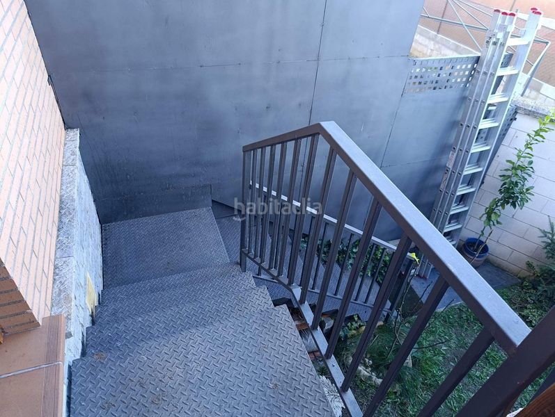 Foto a225f00a-38ea-4ae0-bac5-a5e31771d5dd. Casa adossada amb aparcament a Valverde de la Virgen