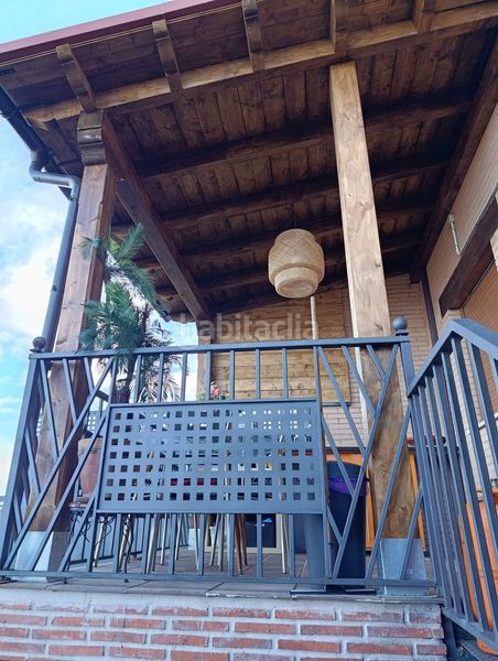 Foto fd9a646c-5638-43c1-a871-ce91978c34d5. Casa adossada amb aparcament a Valverde de la Virgen