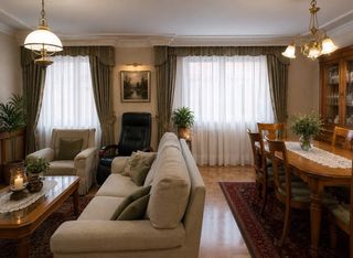 Reihenhaus  Calle valcarce 5. Chalet en urbanizacion rey sancho leon