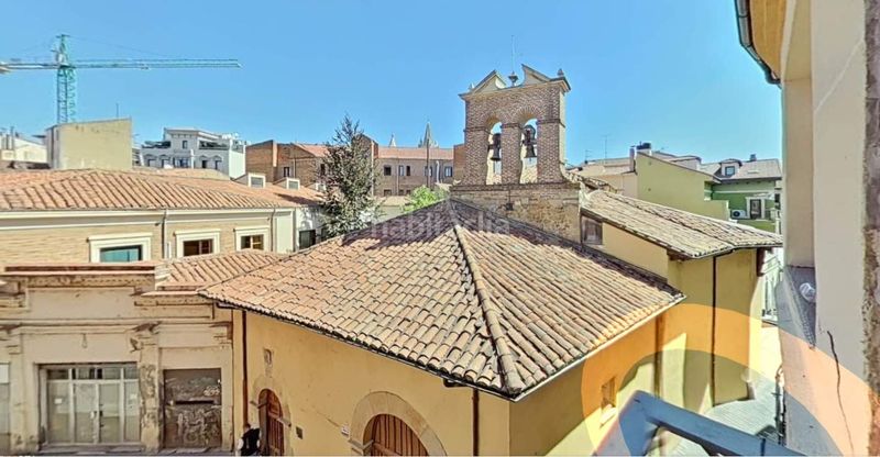 Foto ba9a6cc4-73b1-4678-b763-6df3fa651b8f. Piccolo appartamento con riscaldamento parcheggio in León