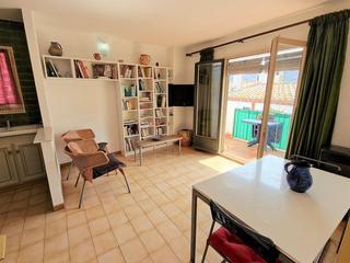 Casa  Carrer de sant antoni. Casa dividida en 3 apartamentos en la zona antigua