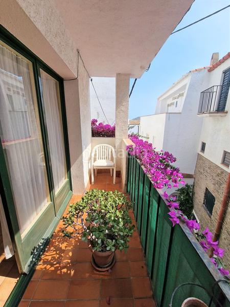Foto 8686be2a-b337-4979-a476-5a3ea0166baf. Casa  dividida en 3 apartamentos en la zona antigua en Cadaqués