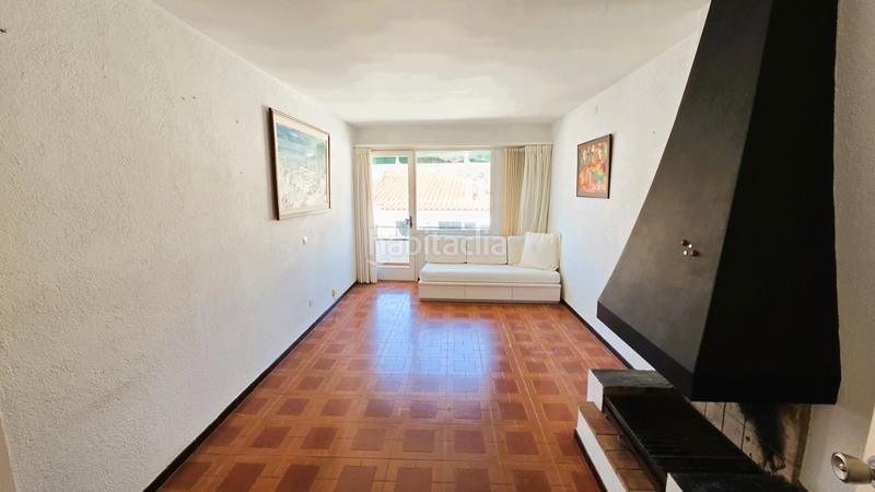 Foto adf1cf4e-f478-450f-862d-965c690aa26c. Apartament amb xemeneia a Cadaqués