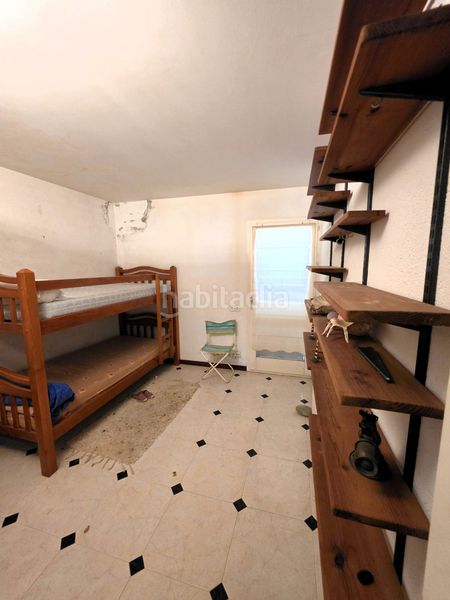 Foto 1739103a-1861-48e0-8a6e-3fa70ff7cd5f. Casa adossada amb xemeneia calefacció aparcament a Cadaqués