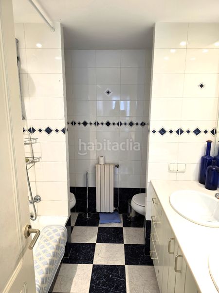 Foto 416af1ce-c8c1-4d22-8026-5b8950c60383. Casa adossada amb xemeneia calefacció aparcament a Cadaqués