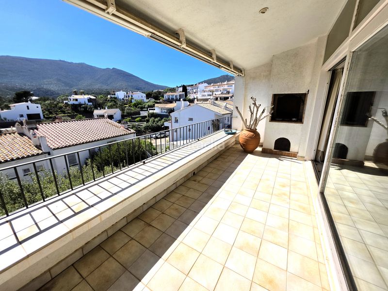 Foto e87b1fc0-82bb-41ad-b636-c7d6366ef7d4. Casa adossada amb xemeneia calefacció aparcament a Cadaqués