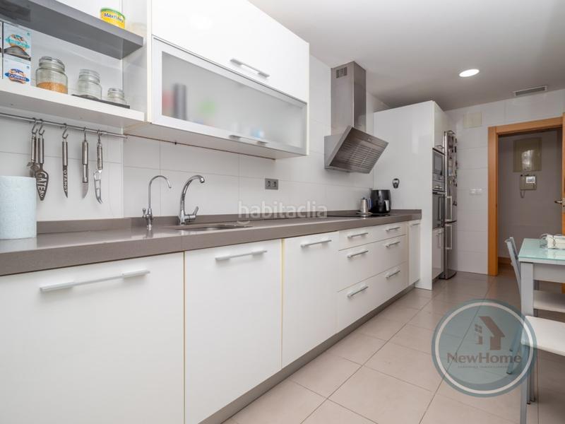 Foto f27b2e02-a9a2-4d6d-9e73-36f61d649138. Appartamento con parcheggio in Sector V Elche / Elx