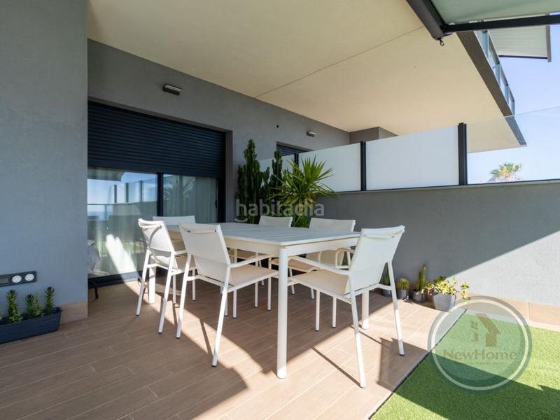 Foto 141fb449-4dc6-479c-bd5e-58ec2689e704. Etagenwohnung mit parking pool in Panorama-Sierramar Santa Pola