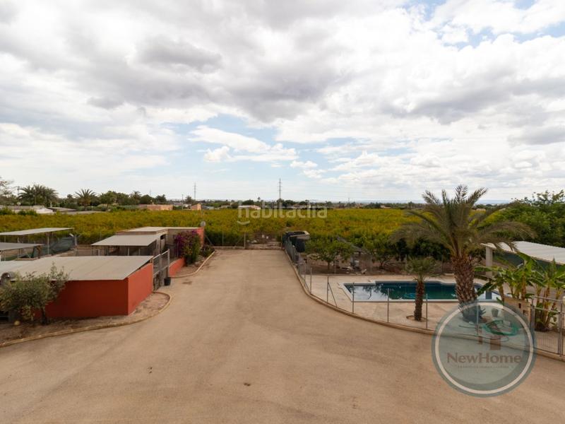 Foto ba8fd3f6-27f4-48e8-877a-c17d995d8e97. Xalet amb aparcament piscina a La Algoda - Matola - Llano de San José Elche / Elx