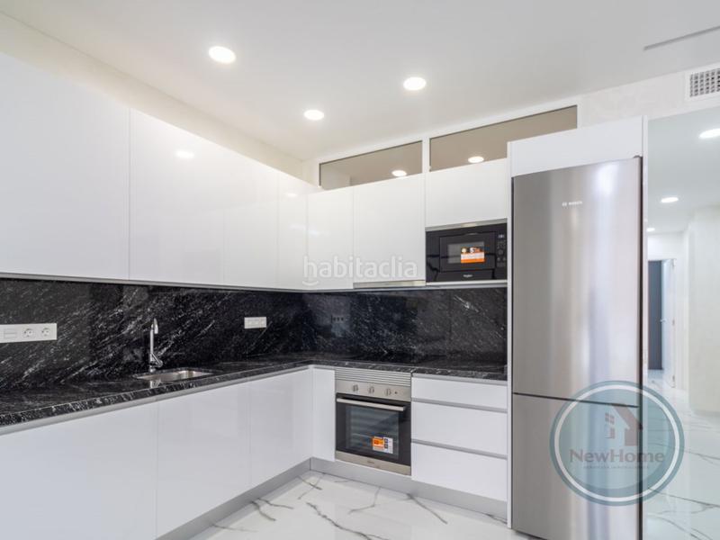 Foto 0a32bc15-3e54-45ed-b9ce-f8e77c6bff24. Flat in Zona Playa del Cura Torrevieja