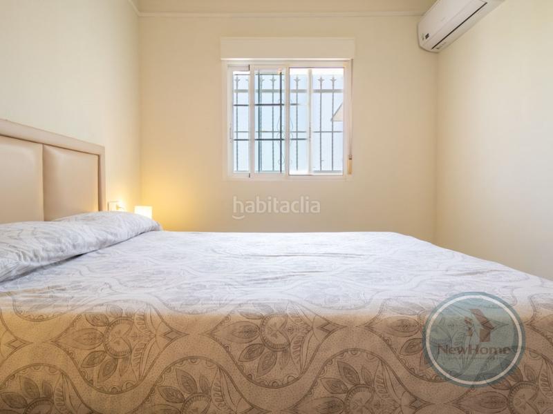 Foto 1b8a33fc-2b8e-4e02-a8c7-491685d95b9b. Casa a schiera con parcheggio piscina in Puerto Marino Santa Pola