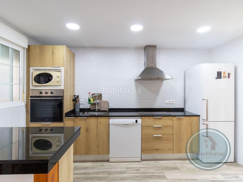 Foto 3f94d176-fbf5-42ab-ba2b-cecde92a4056. Casa a schiera con parcheggio piscina in Puerto Marino Santa Pola