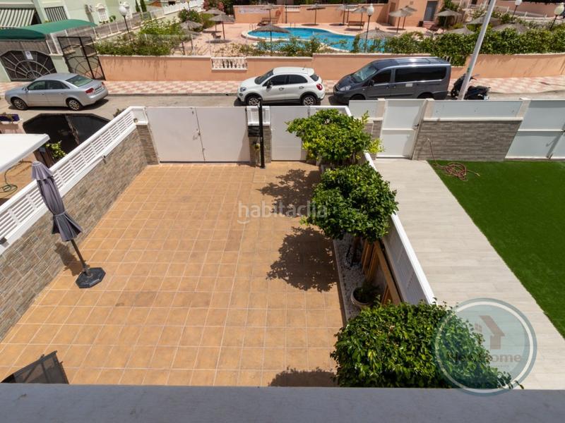 Foto 6bcfc290-23b7-40d8-9f32-e31ac7430093. Casa a schiera con parcheggio piscina in Puerto Marino Santa Pola
