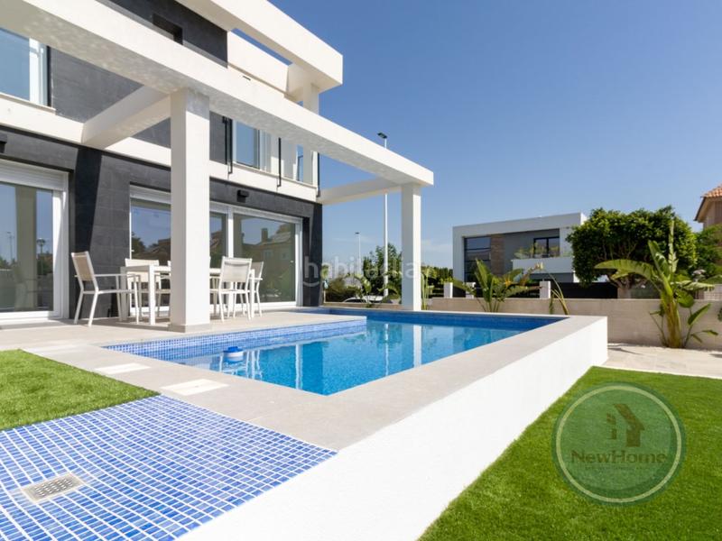 Foto 035f9044-433b-43d3-9666-253f86a92bb7. Xalet amb aparcament piscina a Monte y Mar Santa Pola