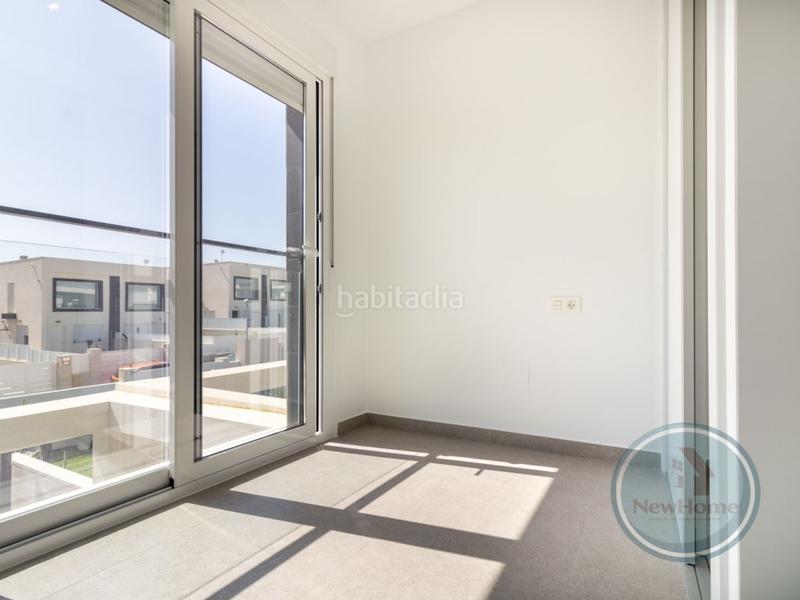 Foto 18792184-abee-4b6d-aef2-dc960c69cb95. Xalet amb aparcament piscina a Monte y Mar Santa Pola