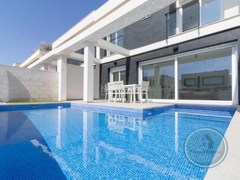 Foto 8532a78a-ecf2-4777-a1fe-4bdbaa3f1053. Xalet amb aparcament piscina a Monte y Mar Santa Pola