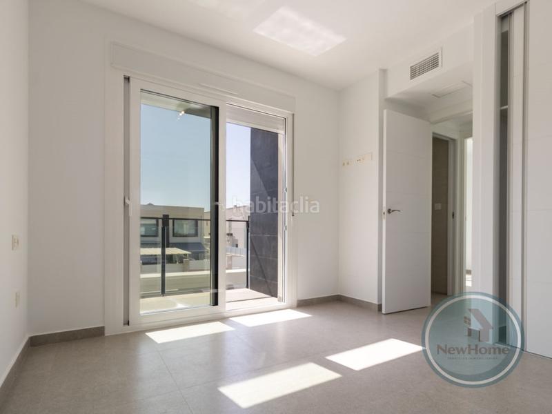 Foto ca910854-2b1b-449a-b233-f4a05a9945c2. Xalet amb aparcament piscina a Monte y Mar Santa Pola