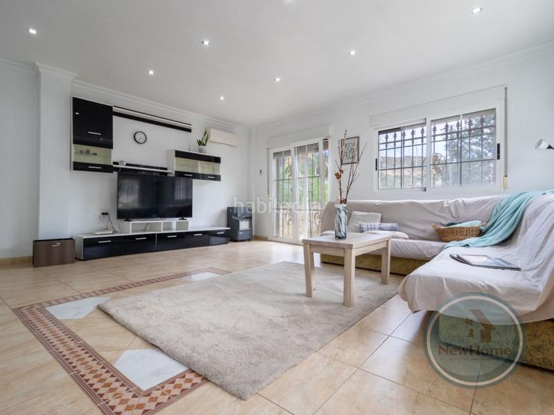 Foto c38337cf-2a2b-4b5f-bbe9-fdc65f4d91b4. Maison jumelée avec parking dans Rojales