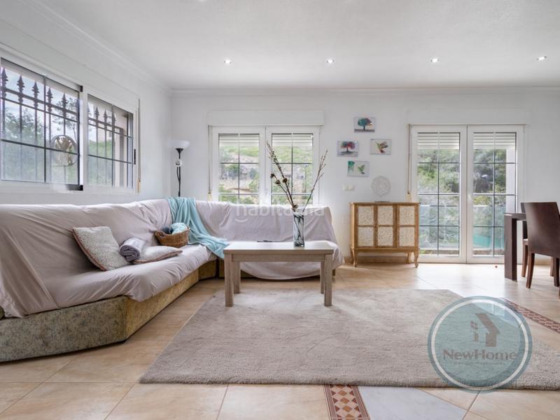 Foto eca68dad-c44f-470e-af47-39e0c56e7849. Maison jumelée avec parking dans Rojales