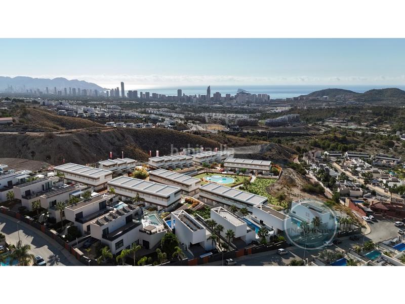 Foto 8d2b9bed-747c-4307-a6d0-2f8c1c99f32b. Casa con riscaldamento parcheggio piscina in balcón de Finestrat-terra marina Finestrat