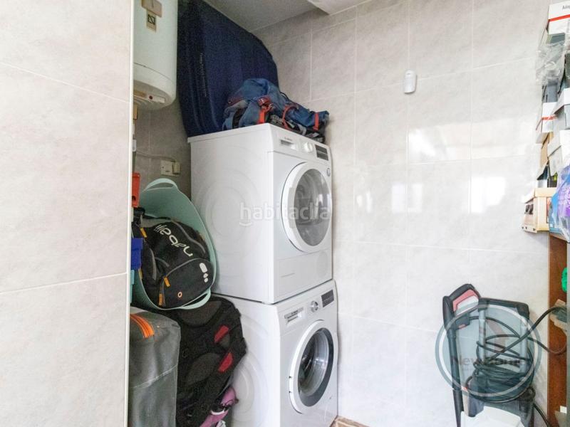 Foto b28f32c4-fde9-4db0-b3e2-7e8ba1e70185. Casa adosada ideal para vivir en la playa! en Monte Faro-Altomar II Santa Pola