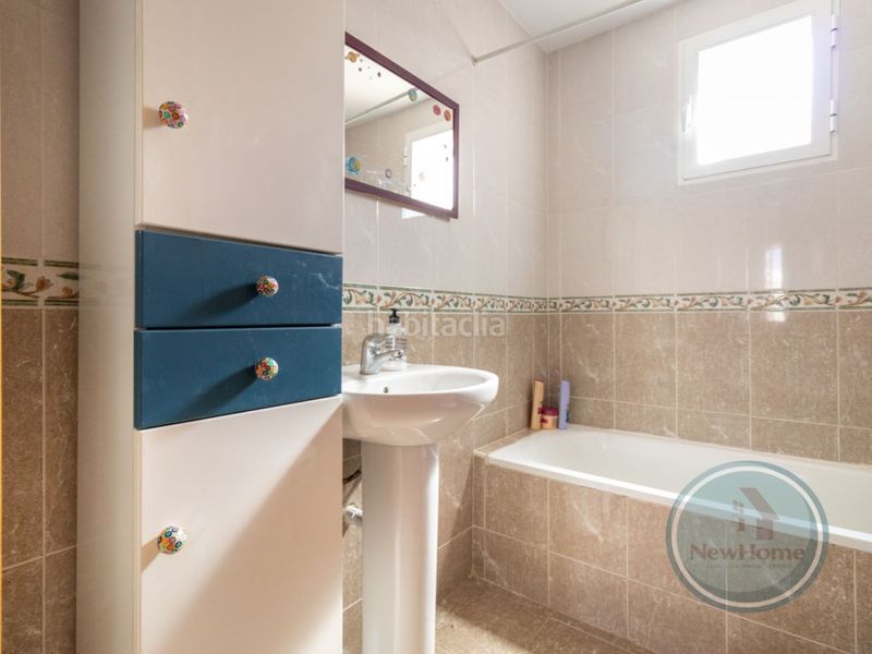 Foto 7d0b48ad-5e3b-4f52-bde5-f618e6b47535. Pis amb piscina a Haygon-Universidad Sant Vicent del Raspeig