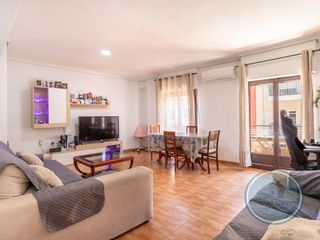 Flat in Calle Arturo Salvetti Pardo