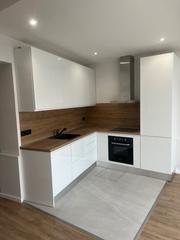 Appartement à Carrer de laureà miró 64. Piso recien reformado, ideal para familias