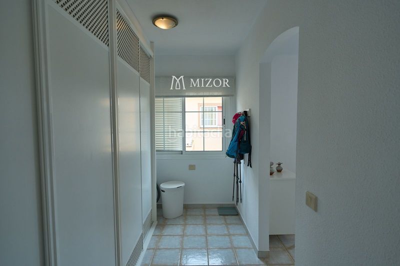 Foto 0126f7cf-07f6-4f9f-9775-8a5d2635a4a8. Casa adossada amb aparcament piscina a Chayofa Arona