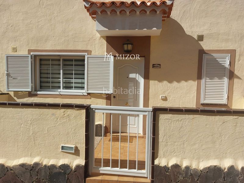 Foto 436bc54d-f871-4b03-a818-d7b4eae094d5. Casa adossada amb aparcament piscina a Chayofa Arona