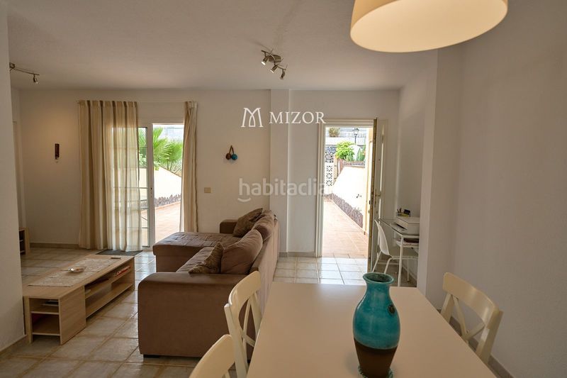 Foto b898e374-9547-4bab-886c-5a3c45e43c28. Casa adossada amb aparcament piscina a Chayofa Arona