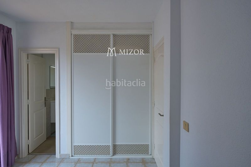 Foto c4c75d5c-b49e-435f-85d7-50388fade14b. Casa adossada amb aparcament piscina a Chayofa Arona