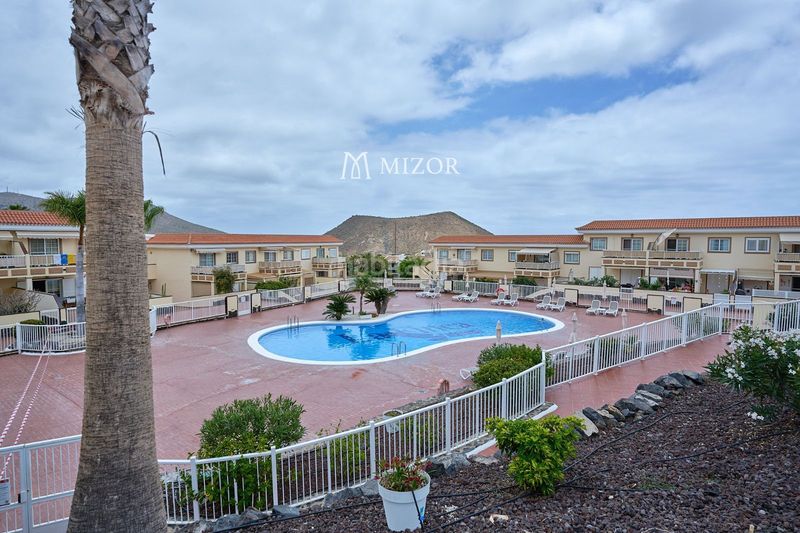 Foto ea990a7b-122b-4afb-96ad-9987f037c5ea. Casa adossada amb aparcament piscina a Chayofa Arona