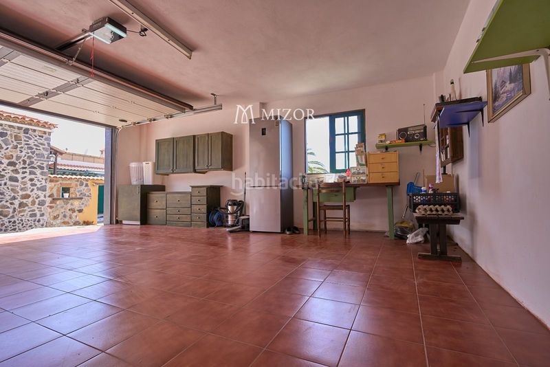 Foto 0d1a77f0-93e6-4f5e-a69c-34a75dbd3fa6. Casa amb aparcament a Guía de Isora interior Guía de Isora