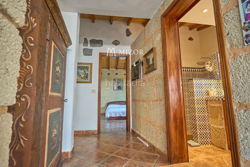 Foto 488ef8ed-77d1-41ba-b9b6-c43401e0d91a. Casa amb aparcament a Guía de Isora interior Guía de Isora