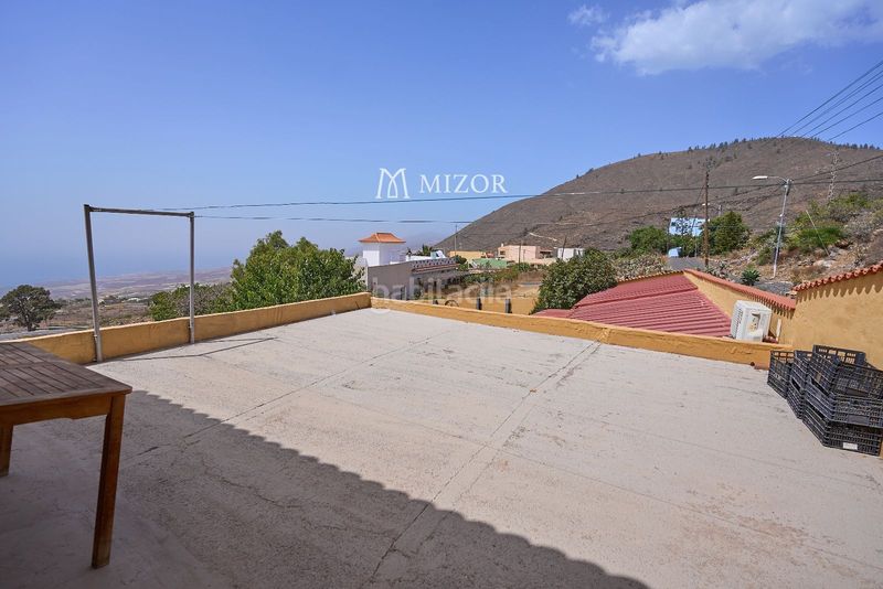 Foto a4d61402-80e4-450b-99cd-01d8df62eee1. Casa amb aparcament a Guía de Isora interior Guía de Isora