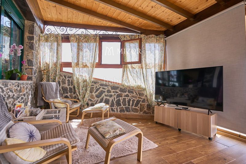 Foto b921cb66-a194-45e8-a662-f2ad19eabc44. Casa amb aparcament a Guía de Isora interior Guía de Isora