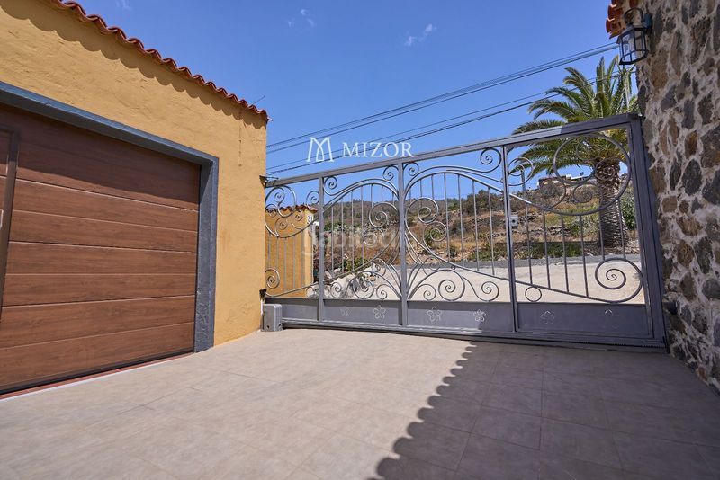 Foto bd67c7e0-2060-43d2-b26a-b0c2943522ff. Casa amb aparcament a Guía de Isora interior Guía de Isora
