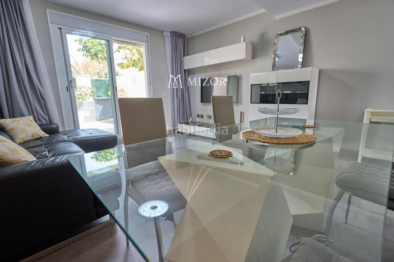 Foto 5cbe37fb-f092-4dcc-9fea-53a7a55fcc08. Casa a schiera con parcheggio piscina in Playa Fañabé Alto Adeje