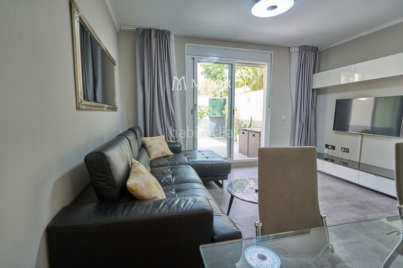 Foto 64bd72c5-08e5-4cd9-9c97-a30045a99987. Casa a schiera con parcheggio piscina in Playa Fañabé Alto Adeje