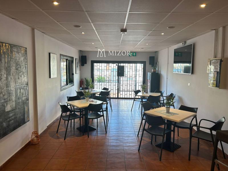 Foto d72fe882-4774-4a12-9d9f-aeb41aa1433d. Local comercial local en venta en victoria court en Arona