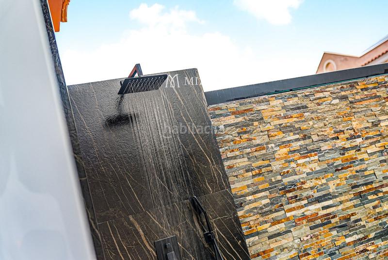 Foto b3f69fda-2daa-479b-a2b1-d32ee1afec88. Maison avec parking piscine dans Playa del Duque Adeje