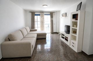 Pis  De la constitucion. Piso en venta en el centro de adeje.