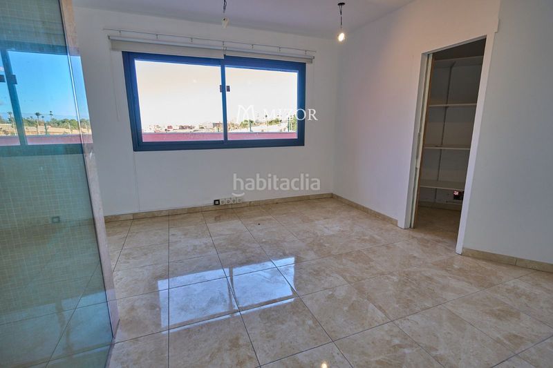 Foto 1a3e3c0b-f949-4202-8d59-c311207e0b6d. Casa adossada amb aparcament piscina a Playa de Fañabé Adeje