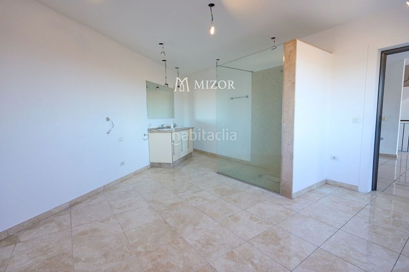 Foto 2d513ab5-31f4-4d79-9f68-e507af37d4d3. Casa adossada amb aparcament piscina a Playa de Fañabé Adeje