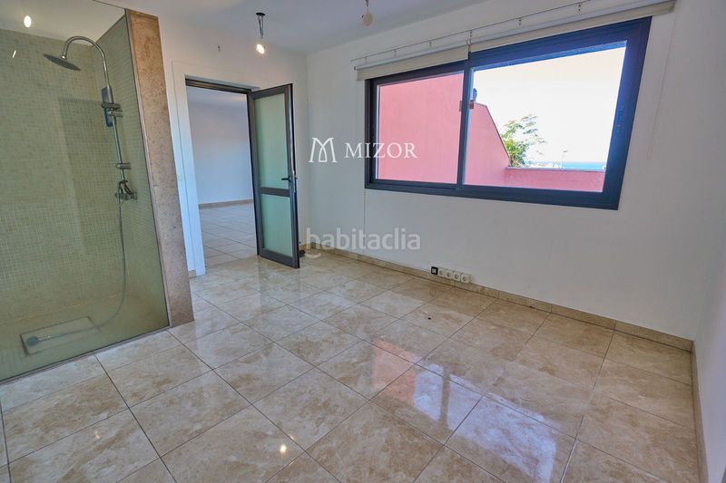 Foto 61baaade-8eb3-41d3-a310-9df5718751ad. Casa adossada amb aparcament piscina a Playa de Fañabé Adeje