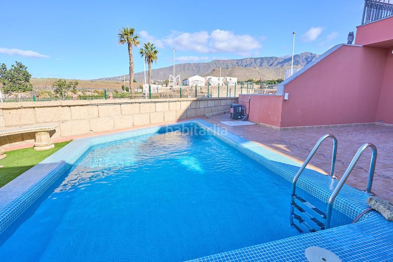 Foto 721262b7-be22-45b2-a638-f88bd14ab2d2. Casa adossada amb aparcament piscina a Playa de Fañabé Adeje